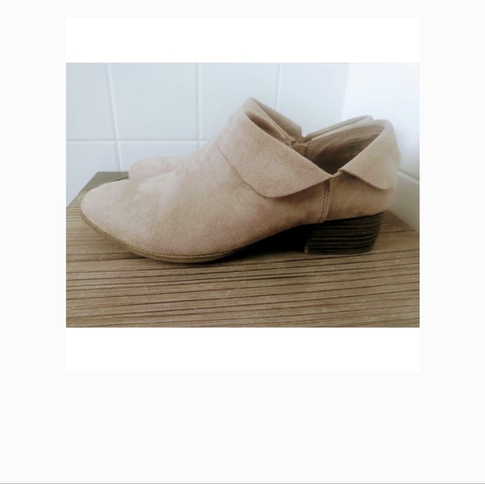 Boots 8.5 Creme